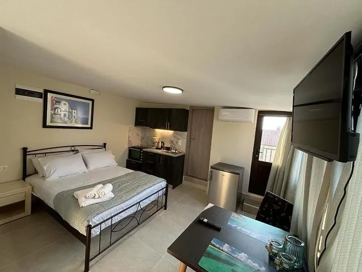4 Seasons Studios Rethymno 0*,