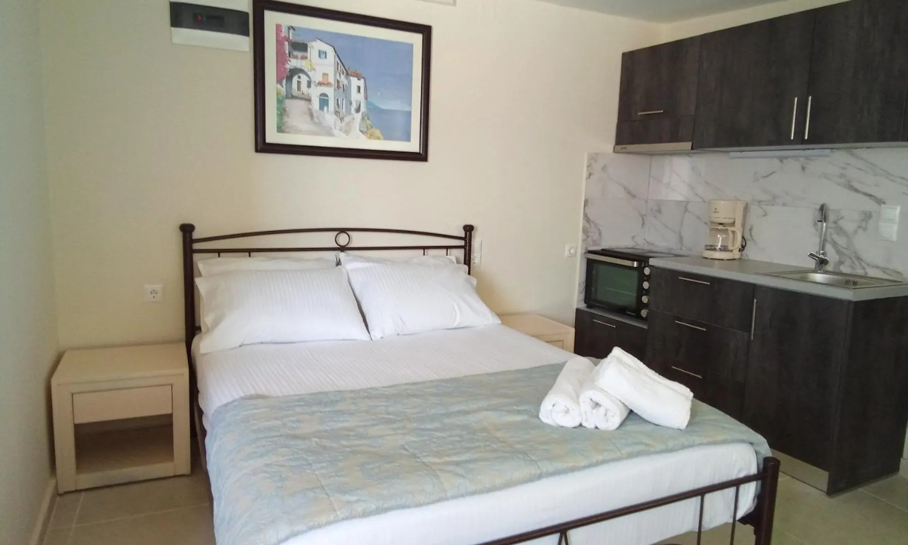 4 Seasons Studios Rethymno  Apartment