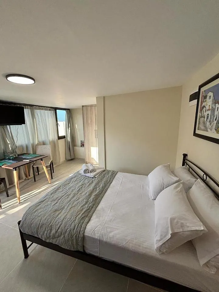 4 Seasons Studios Rethymno  Rethymno (Crete)